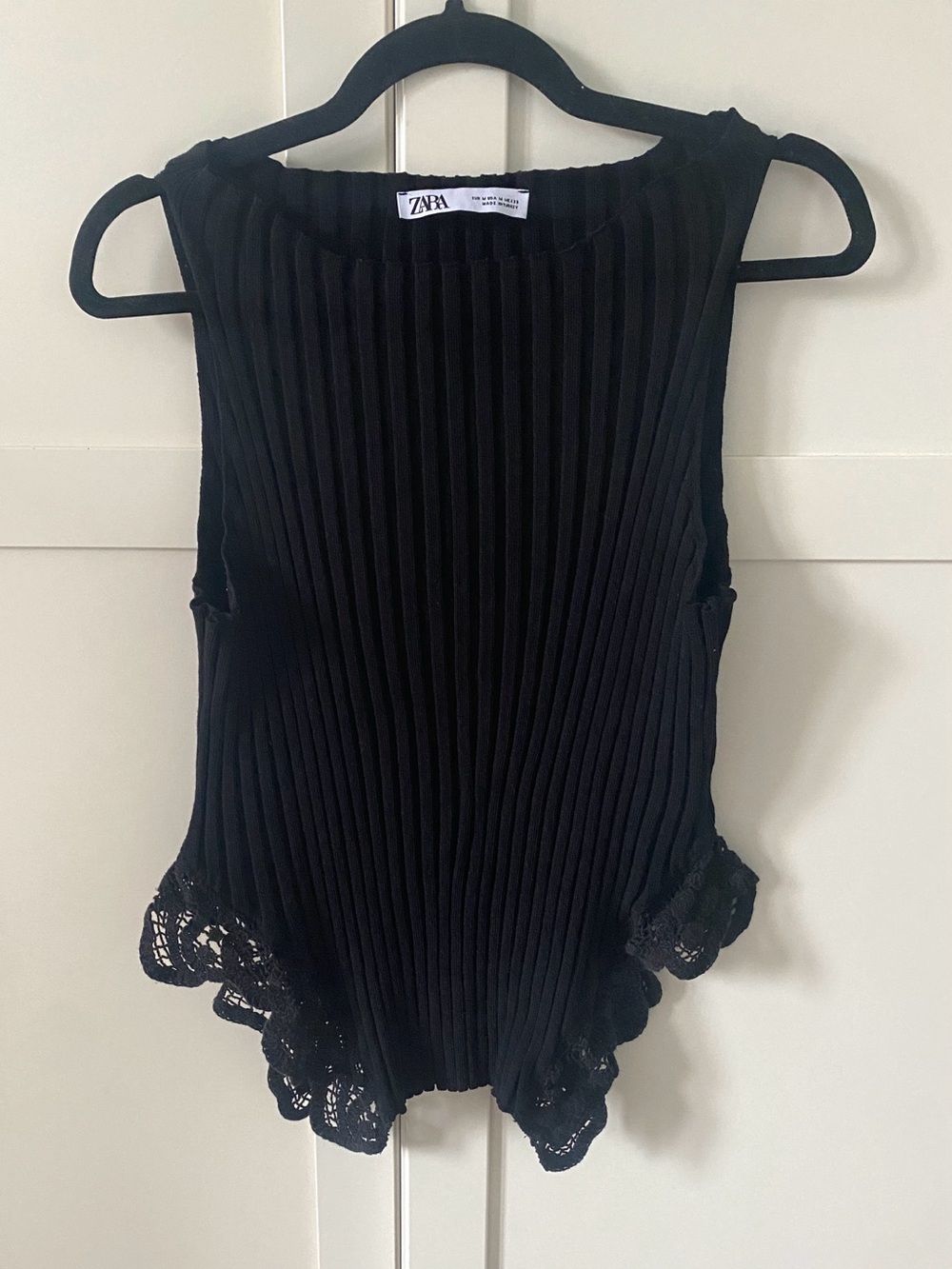 Zara Black Knit Lace-Trim Sleeveless Tank Top | Classic Romantic | Size M